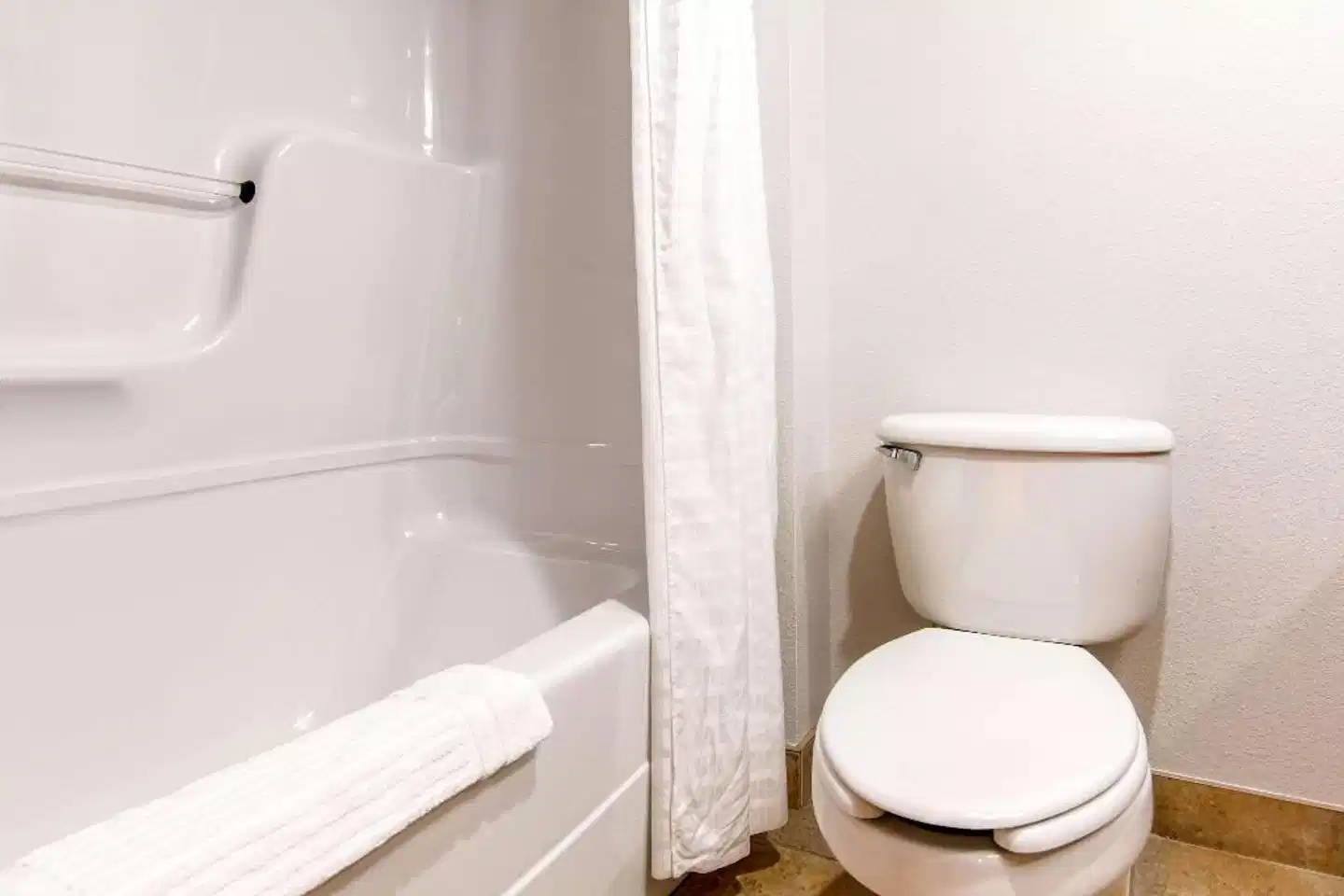 Comfort Inn & Suites Badezimmer