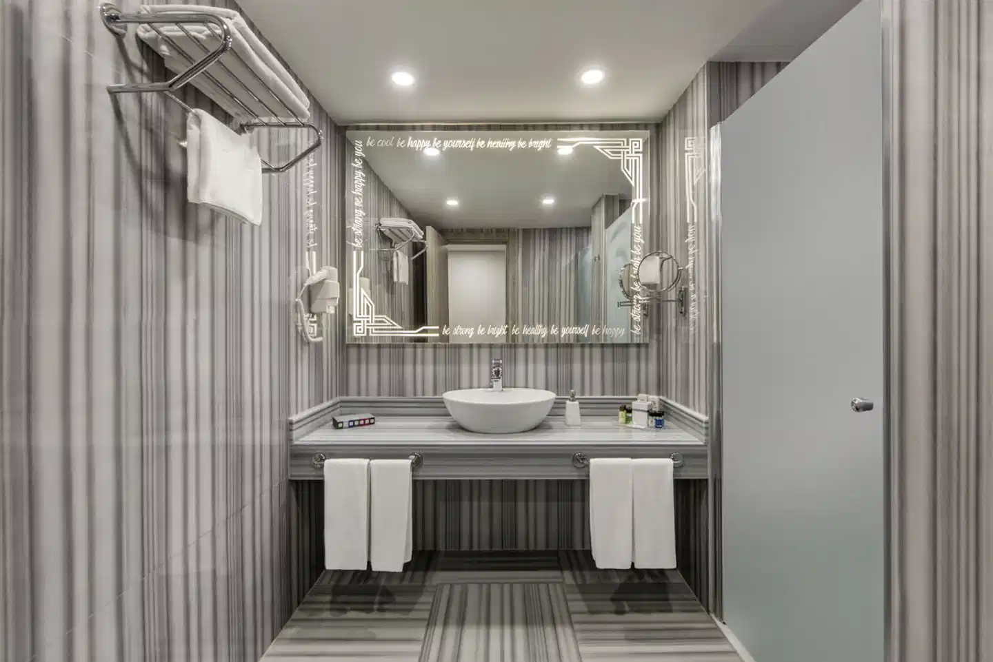 Delphin BE GRAND Resort Badezimmer