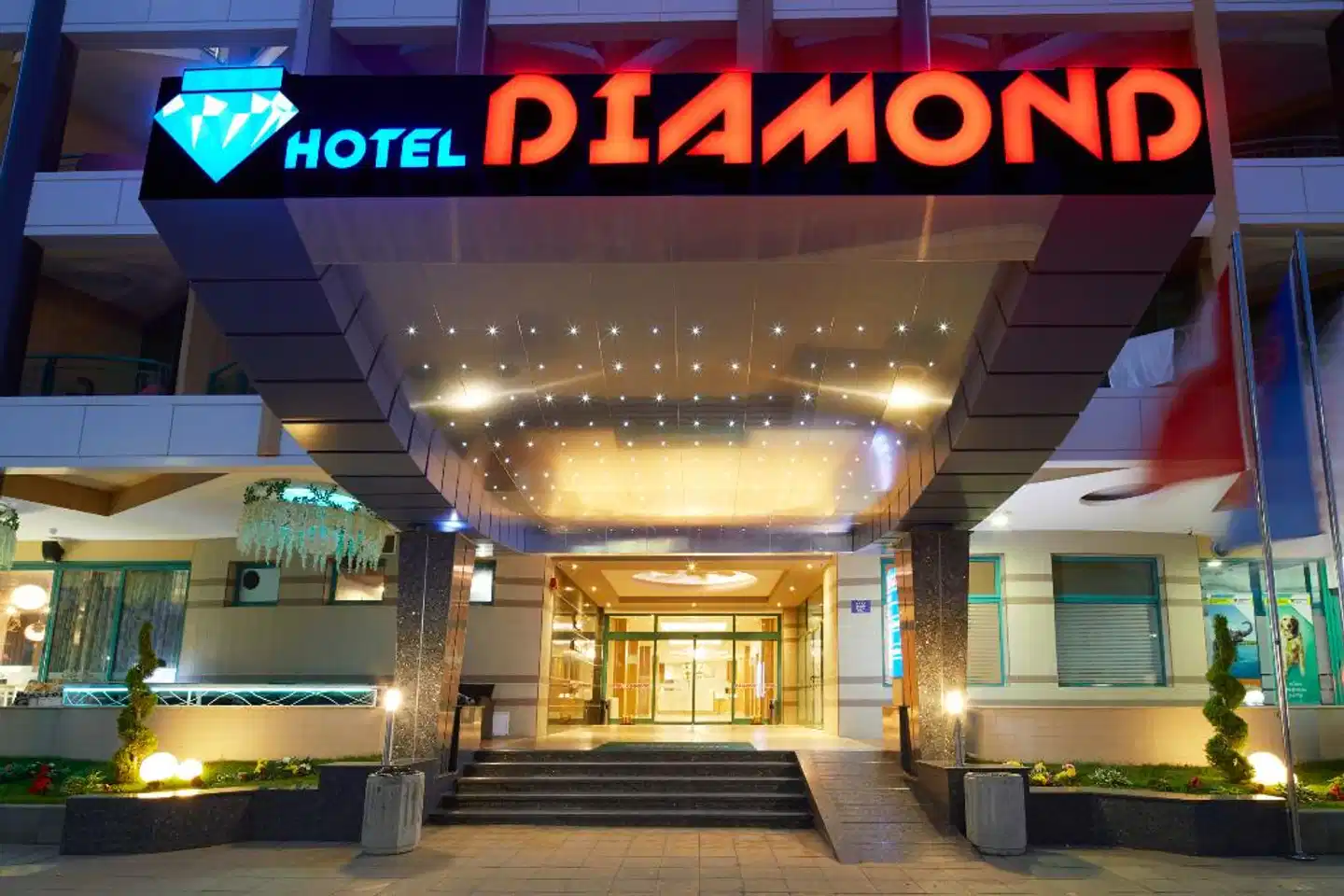 Hotel Diamond Lobby