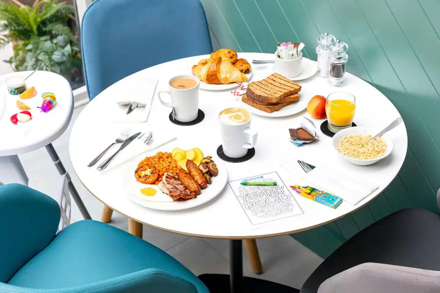 Holiday Inn Gloucester - Cheltenham Restaurant