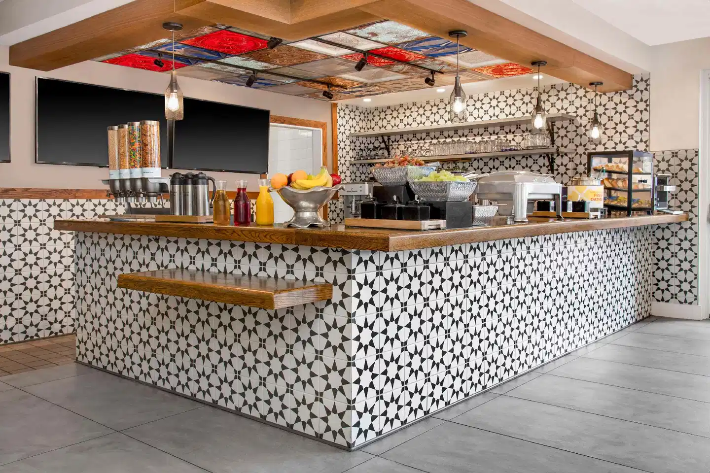 Hilton Garden Inn Denver Airport Bar