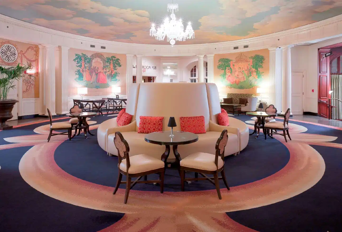 The Hotel Roanoke & Conference Center, Curio Collection by Hilton Lobby