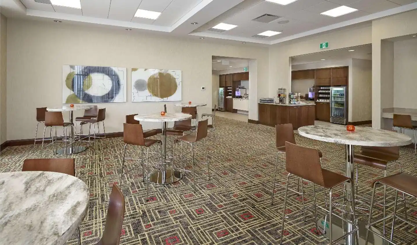 Hampton Inn by Hilton Halifax Downtown Bar