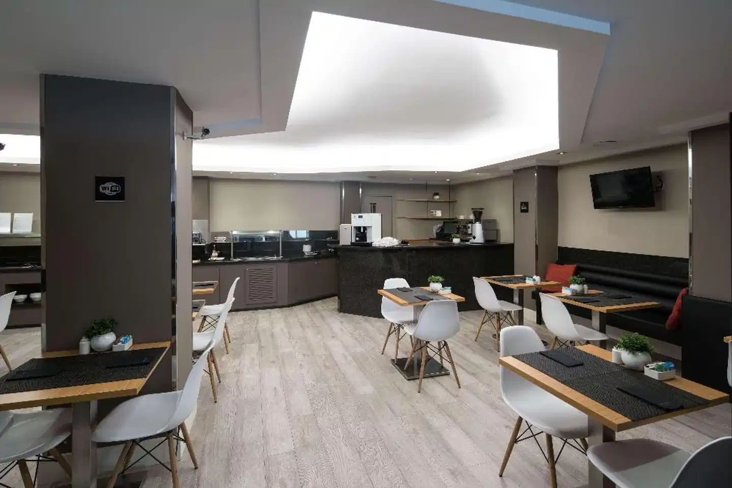 Catalonia Albeniz Restaurant