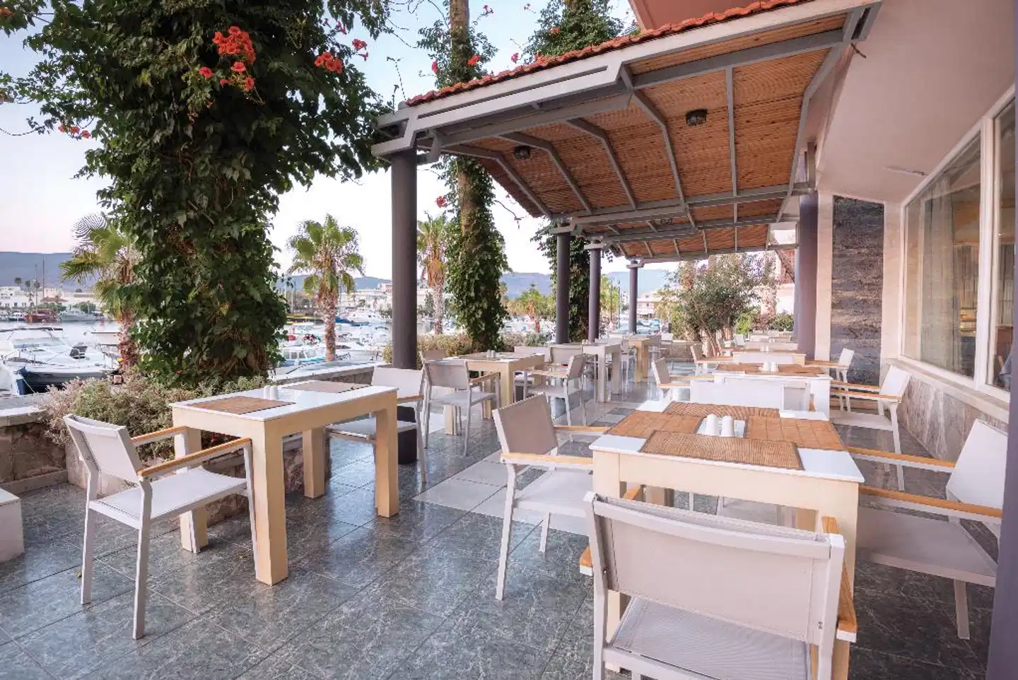 Kosta Palace Terrasse