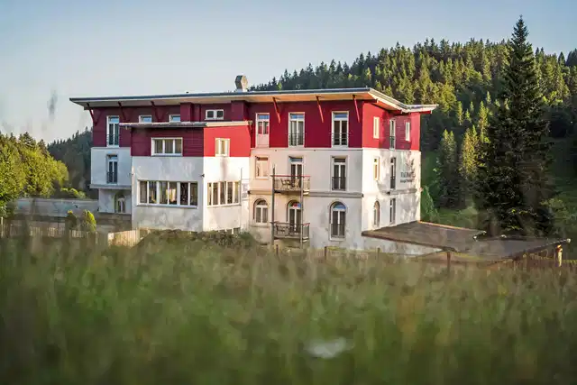 Waldhotel am Notschreipass Aussenansicht