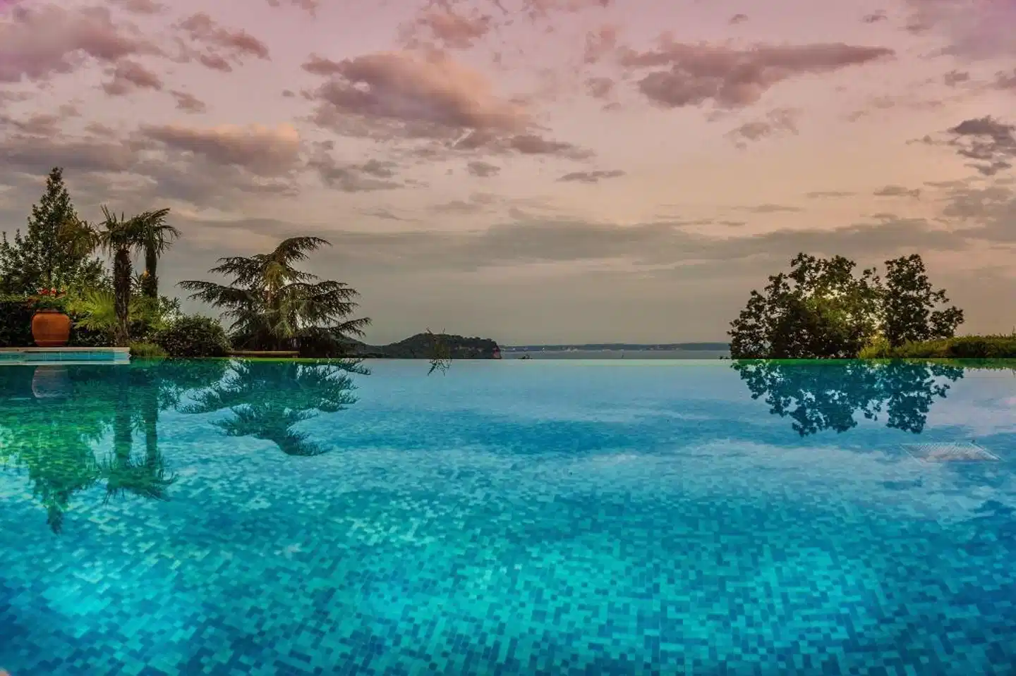 Madrigale Panoramic Lifestyle & Soulful Hotel Pool