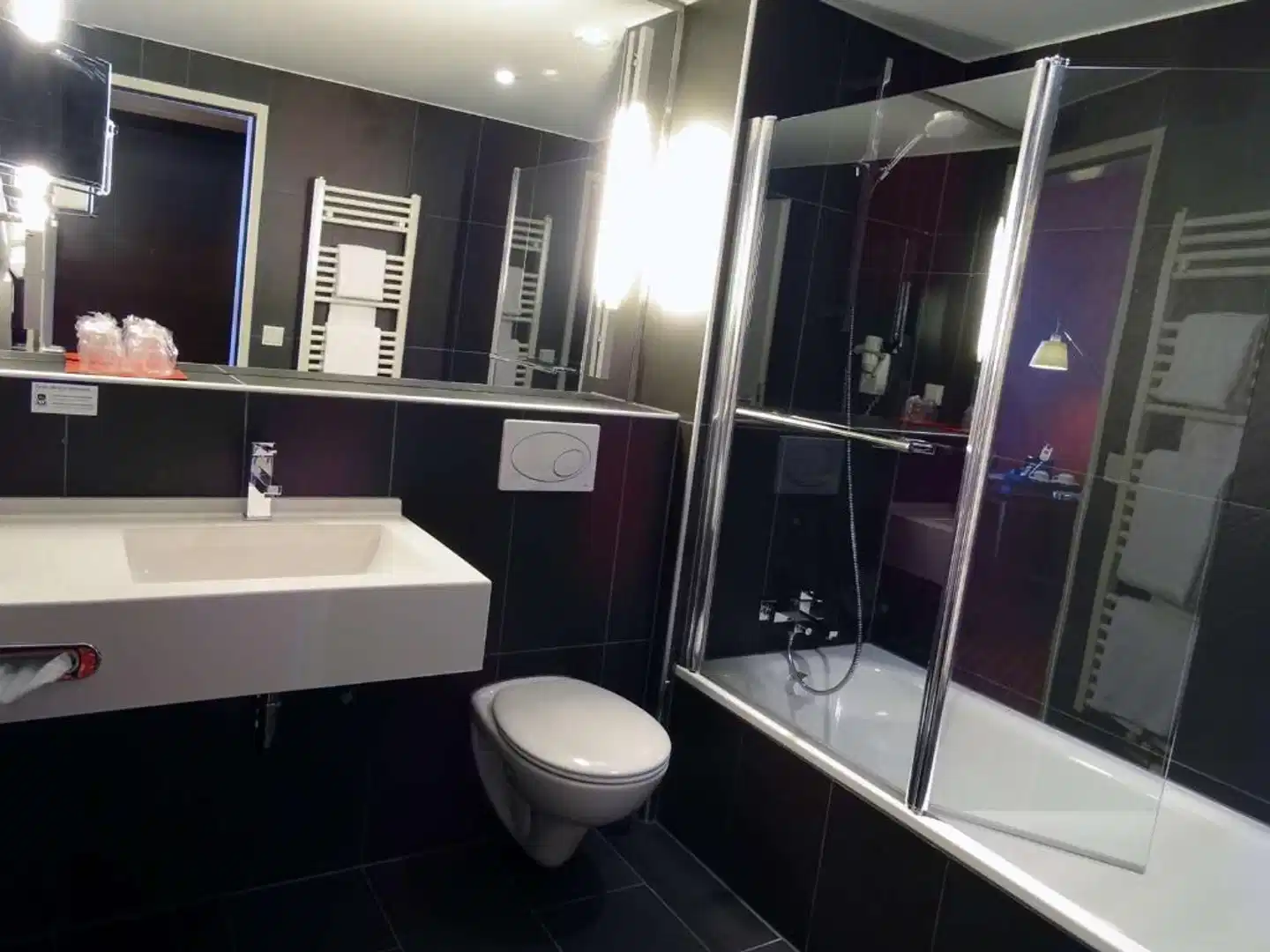 Best Western Plaza Hotel Wels Badezimmer