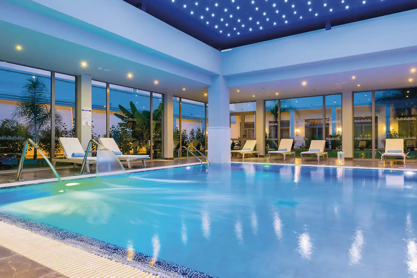 Apollo Blue Hallenbad