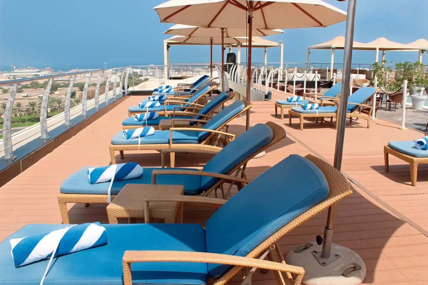 Golden Tulip Muscat Terrasse