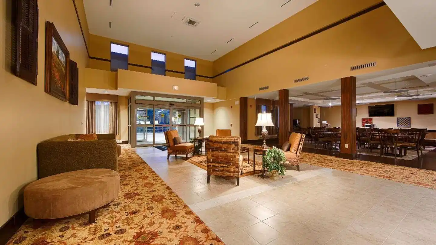 Best Western PLUS University Park Inn & Suites Lobby