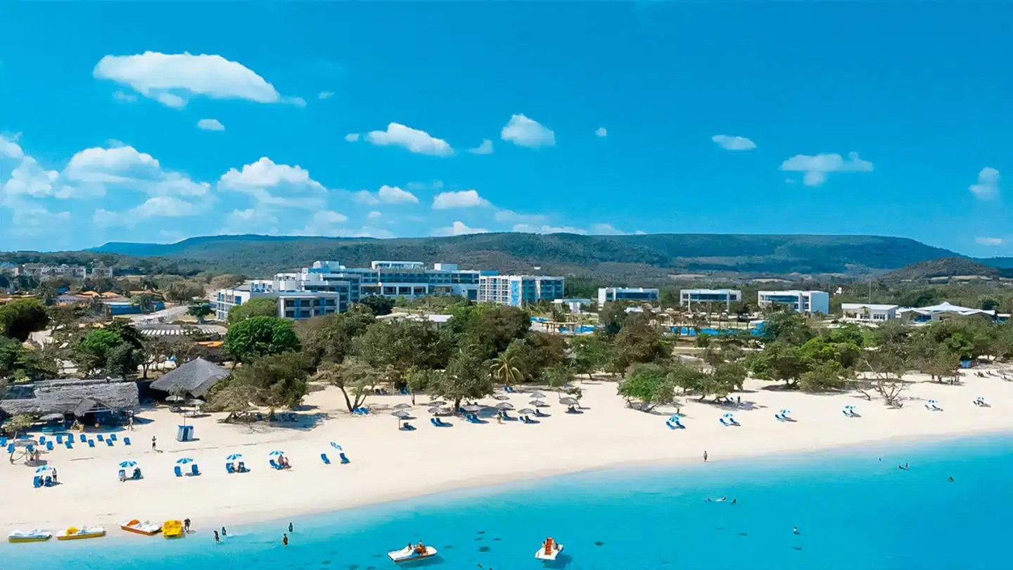 Gran Muthu Almirante Beach Strand