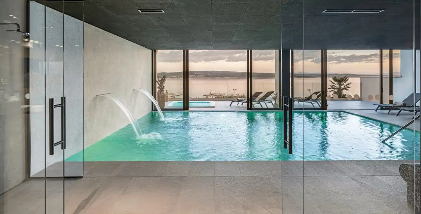 Aminess Younique Narrivi Hotel Hallenbad