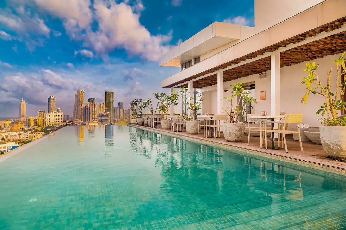 Jetwing Colombo Seven Pool