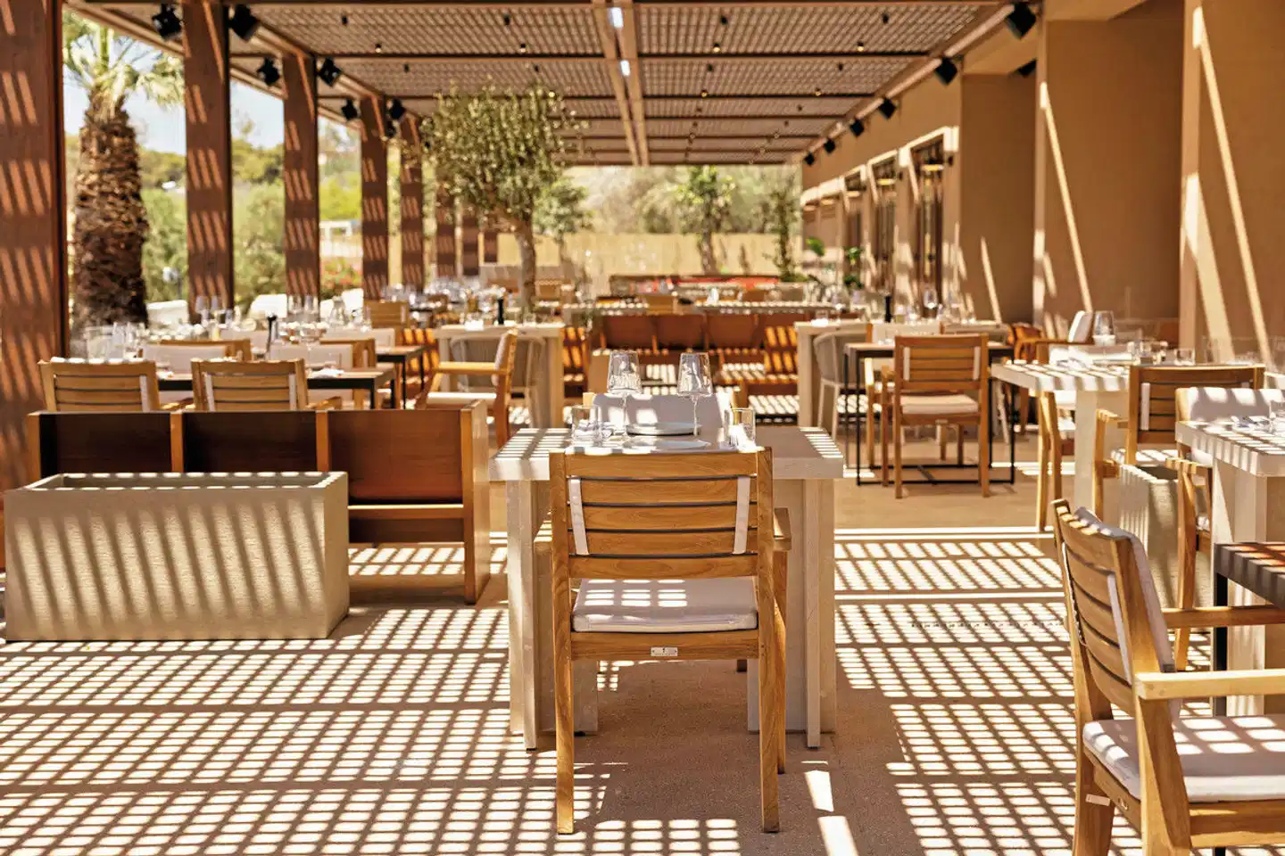 91 Athens Riviera, The Resort Restaurant