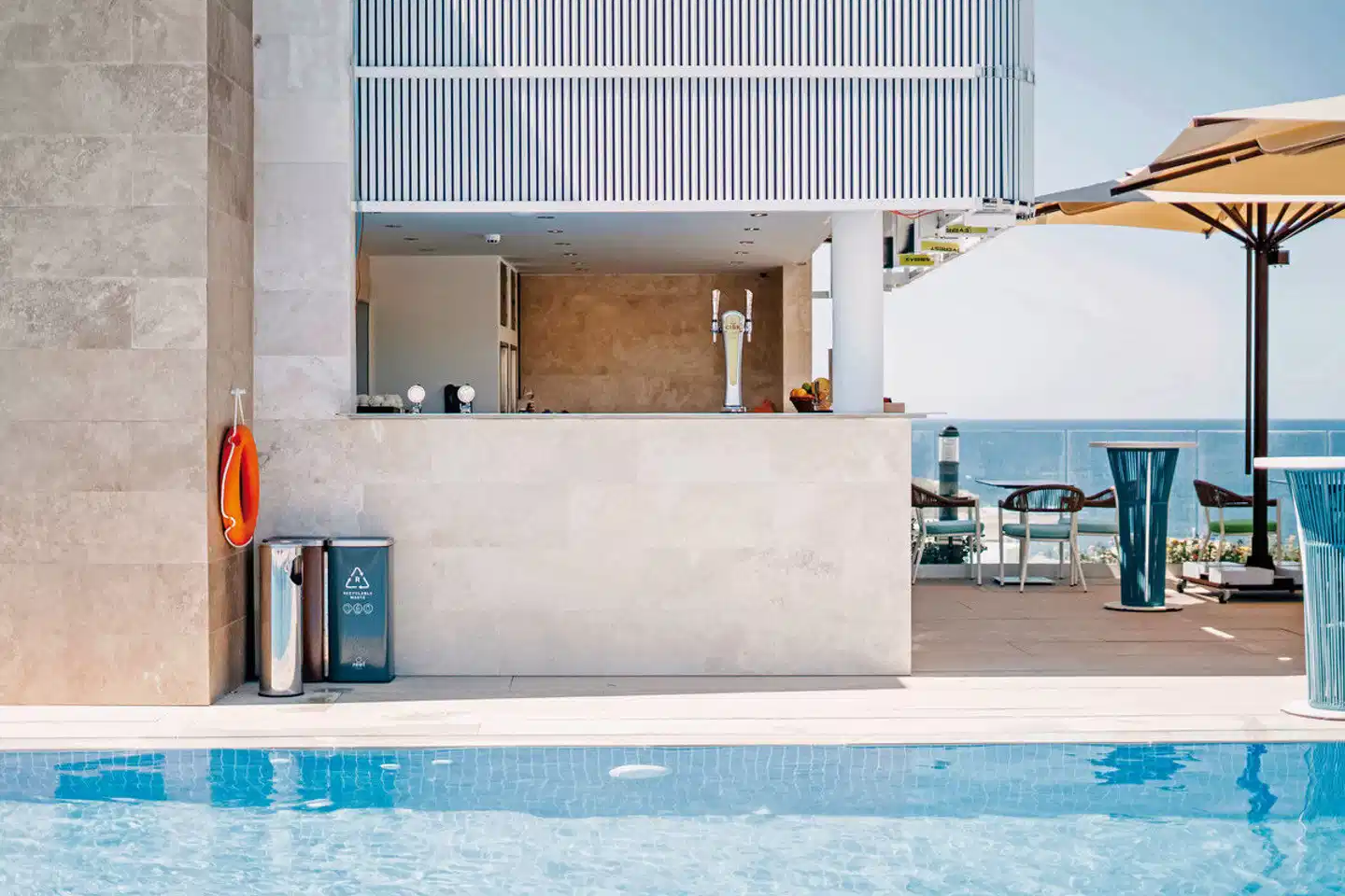 Reef Hotel & Spa Pool