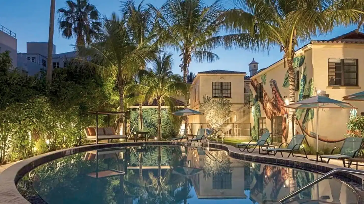 Generator Miami Pool