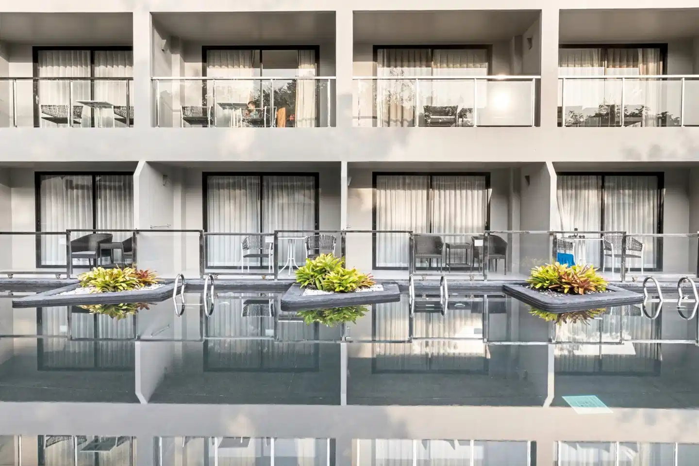 Golden Tulip Pattaya Beach Resort Lobby