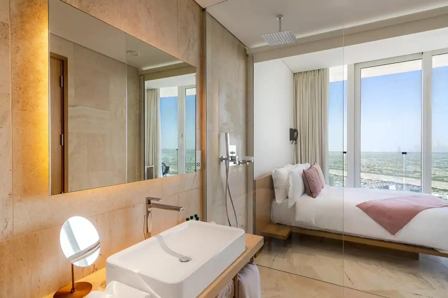 Five Jumeirah Village Badezimmer