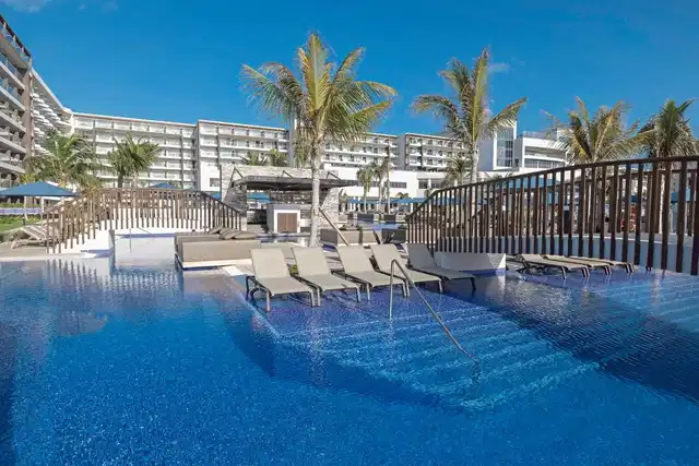 Royalton Splash Riviera Cancun Pool