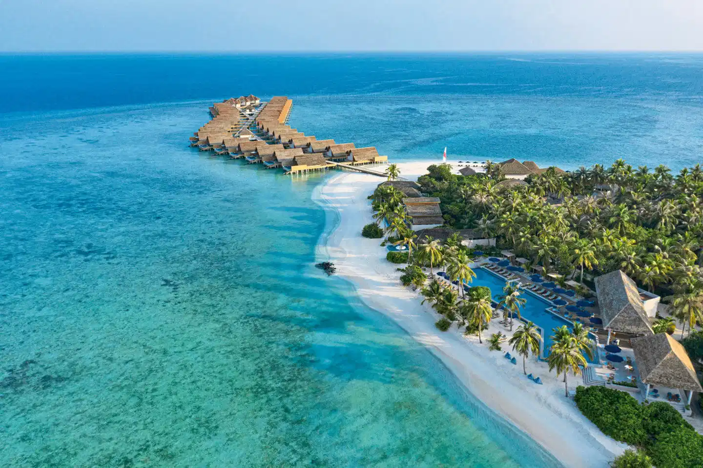 Emerald Faarufushi Resort & Spa Aussenansicht