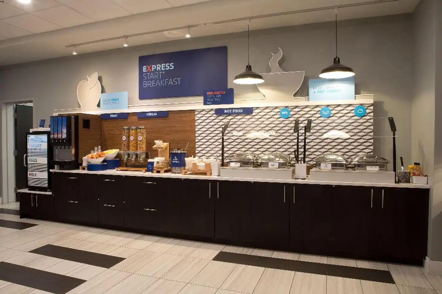 Holiday Inn Express & Suites Edmonton SW - Windermere Lobby