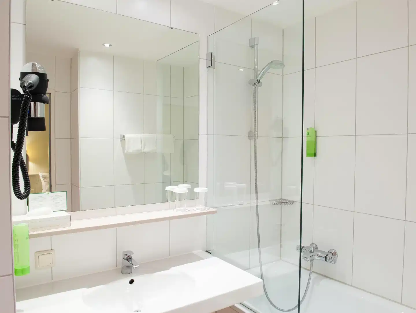 Holiday Inn München Süd Badezimmer