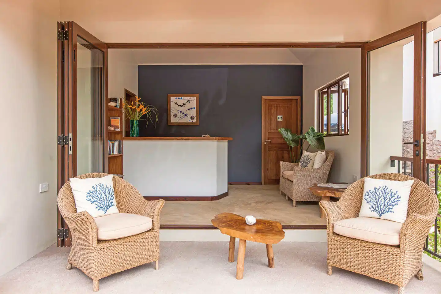 L'Hirondelle Self Catering Guest House Lobby