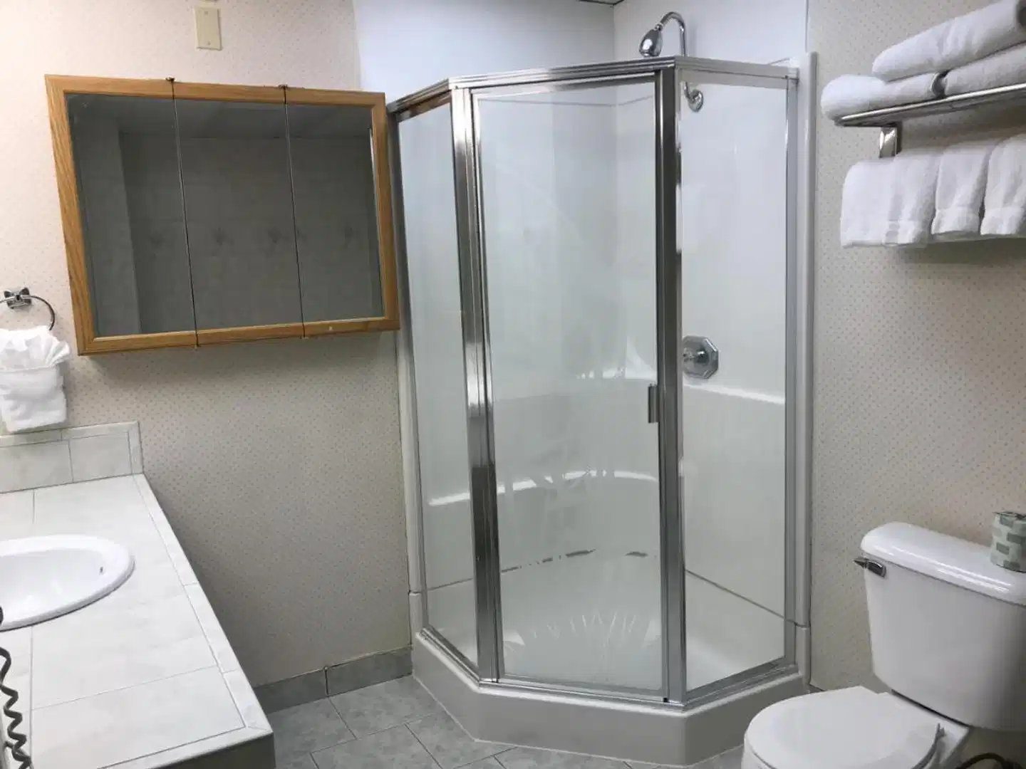 SureStay Hotel by Best Western SeaTac Airport North Badezimmer