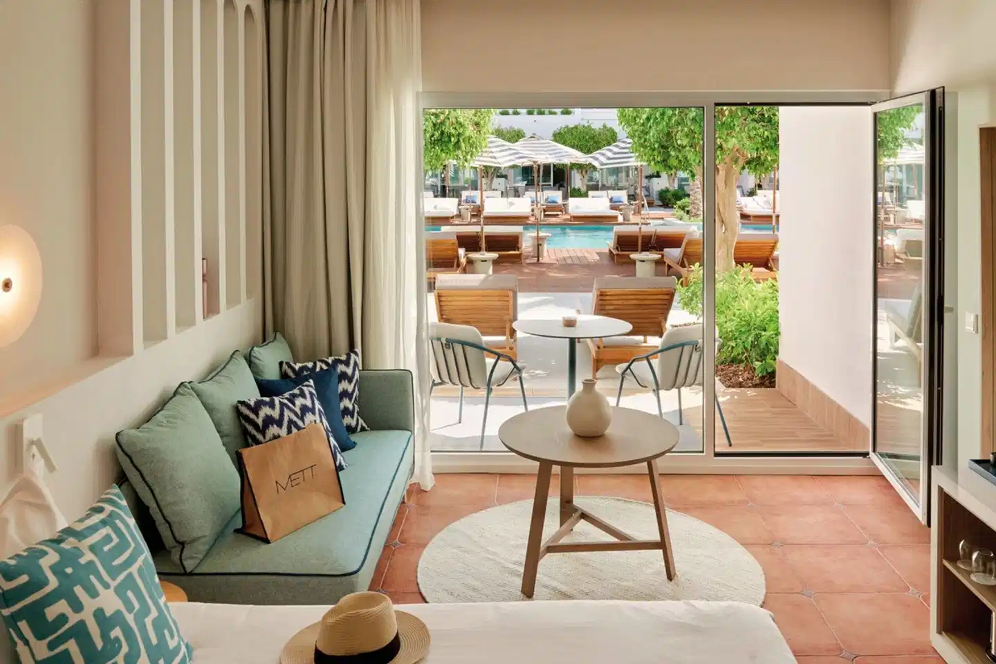 METT Marbella - Estepona Lobby