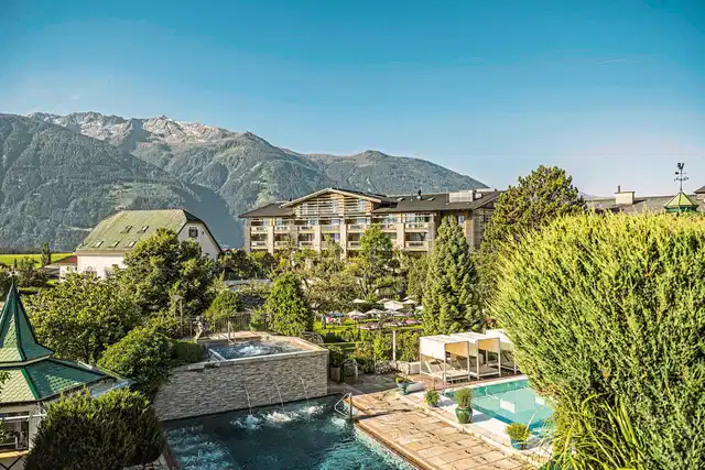 Alpenresort Schwarz Aussenansicht