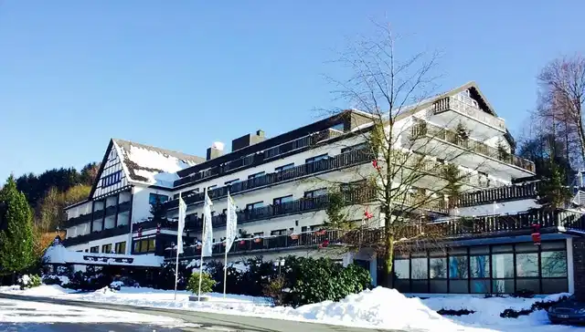 Sauerland Alpin Hotel Aussenansicht