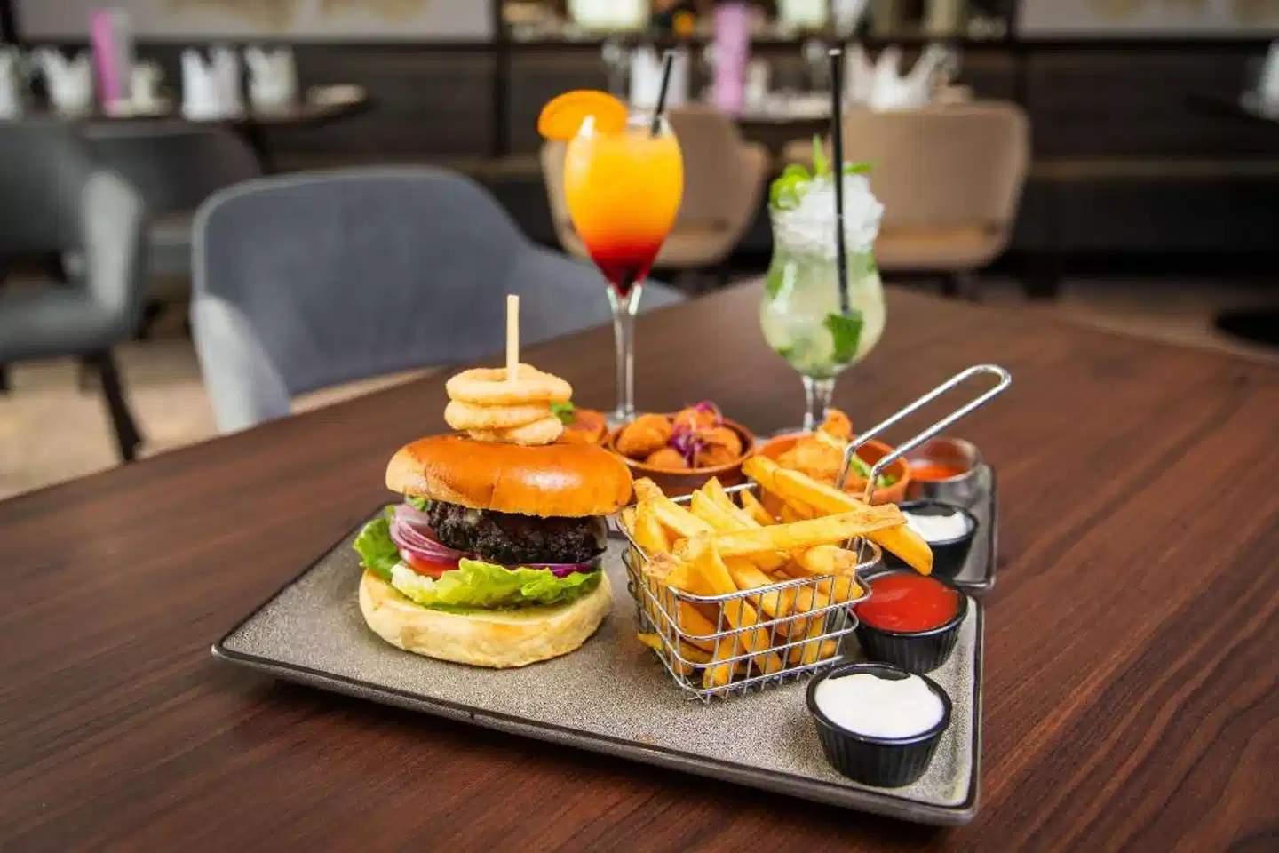 DoubleTree by Hilton London Heathrow Airport Restaurant