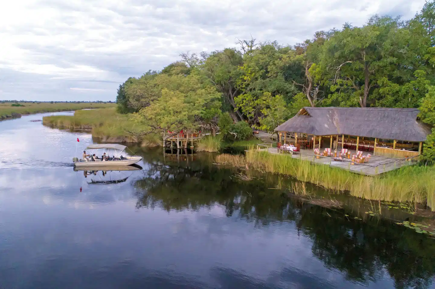 Camp Xakanaxa Aussenansicht