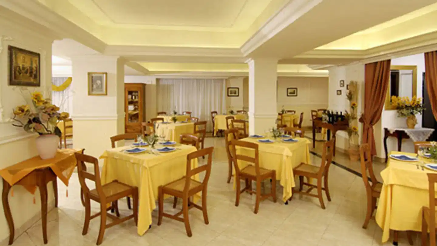 Club House Roma Hotel Restaurant