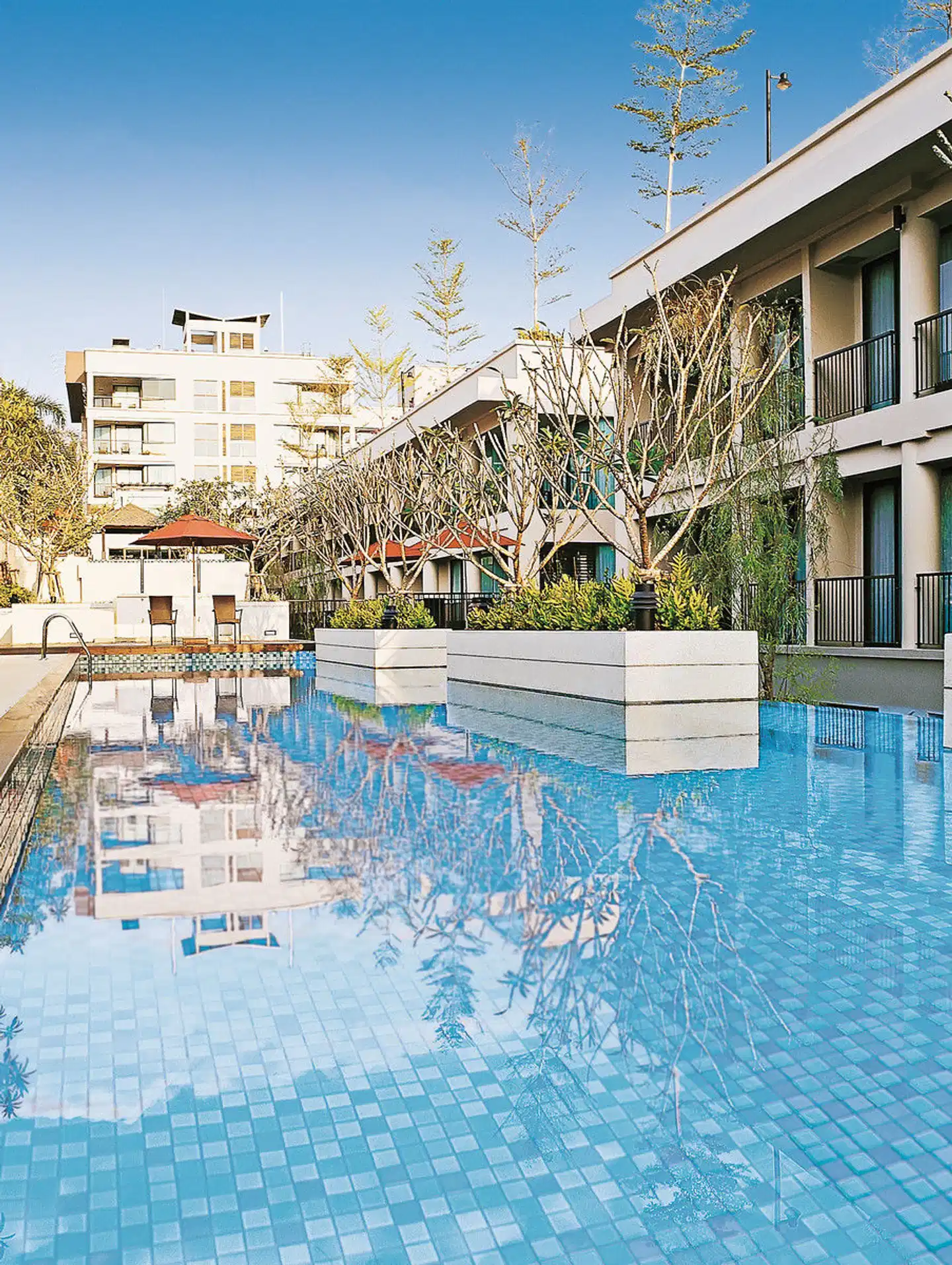 Tara Mantra Cha Am Pool