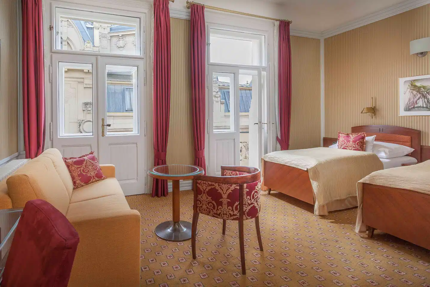 Paris Prague Wohnbeispiel