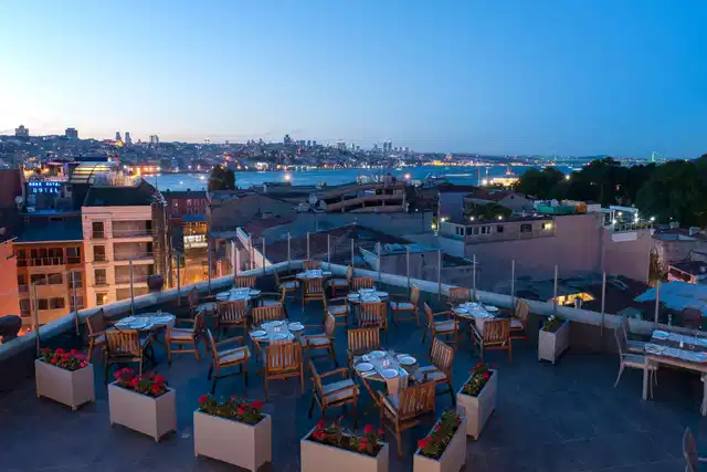 Doubletree by Hilton Istanbul Sirkeci Restaurant