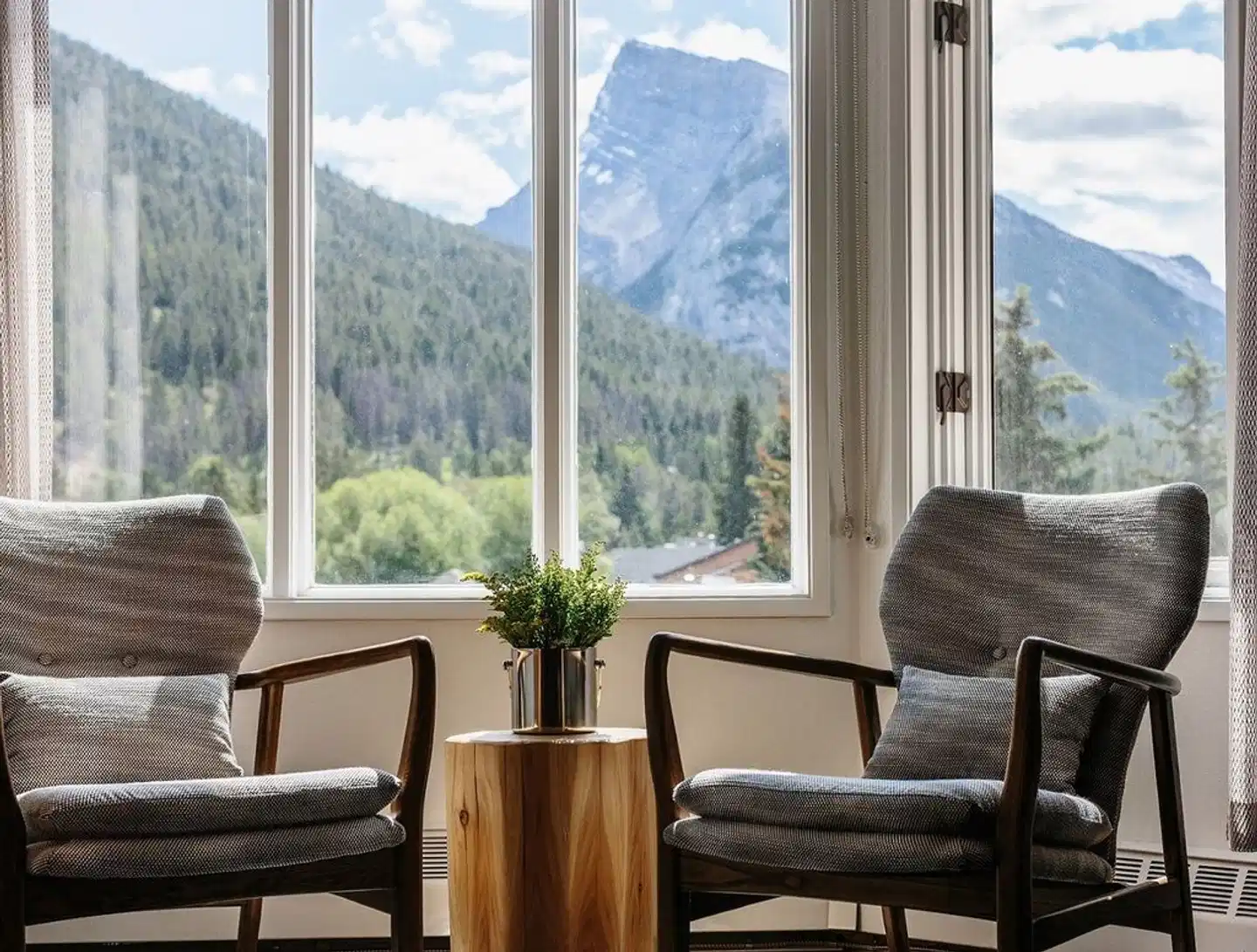 Elk + Avenue Hotel Lobby