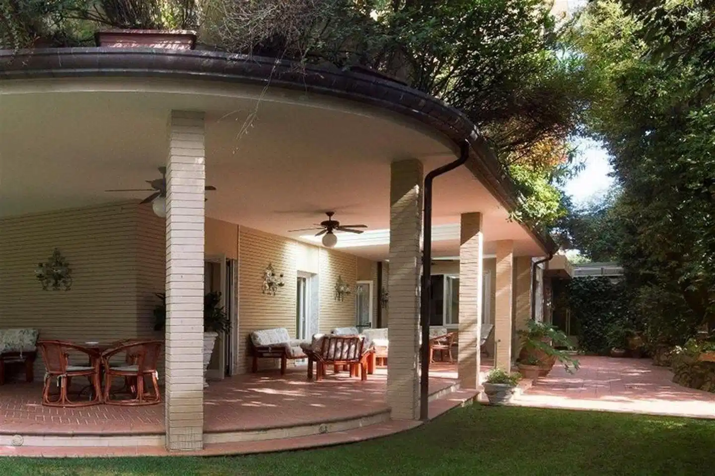 President Hotel Aussenansicht