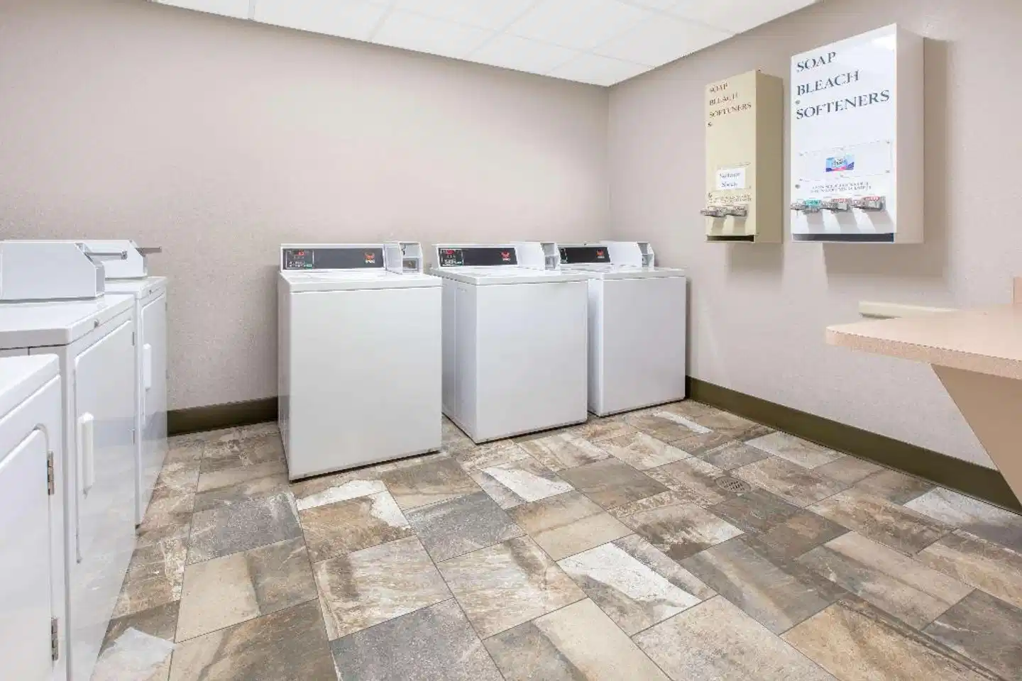 Super 8 by Wyndham Page/Lake Powell Lobby