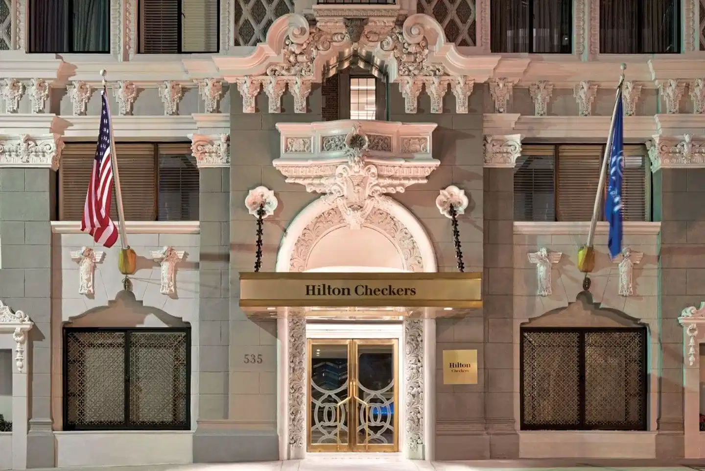 Hilton Checkers Los Angeles Lobby