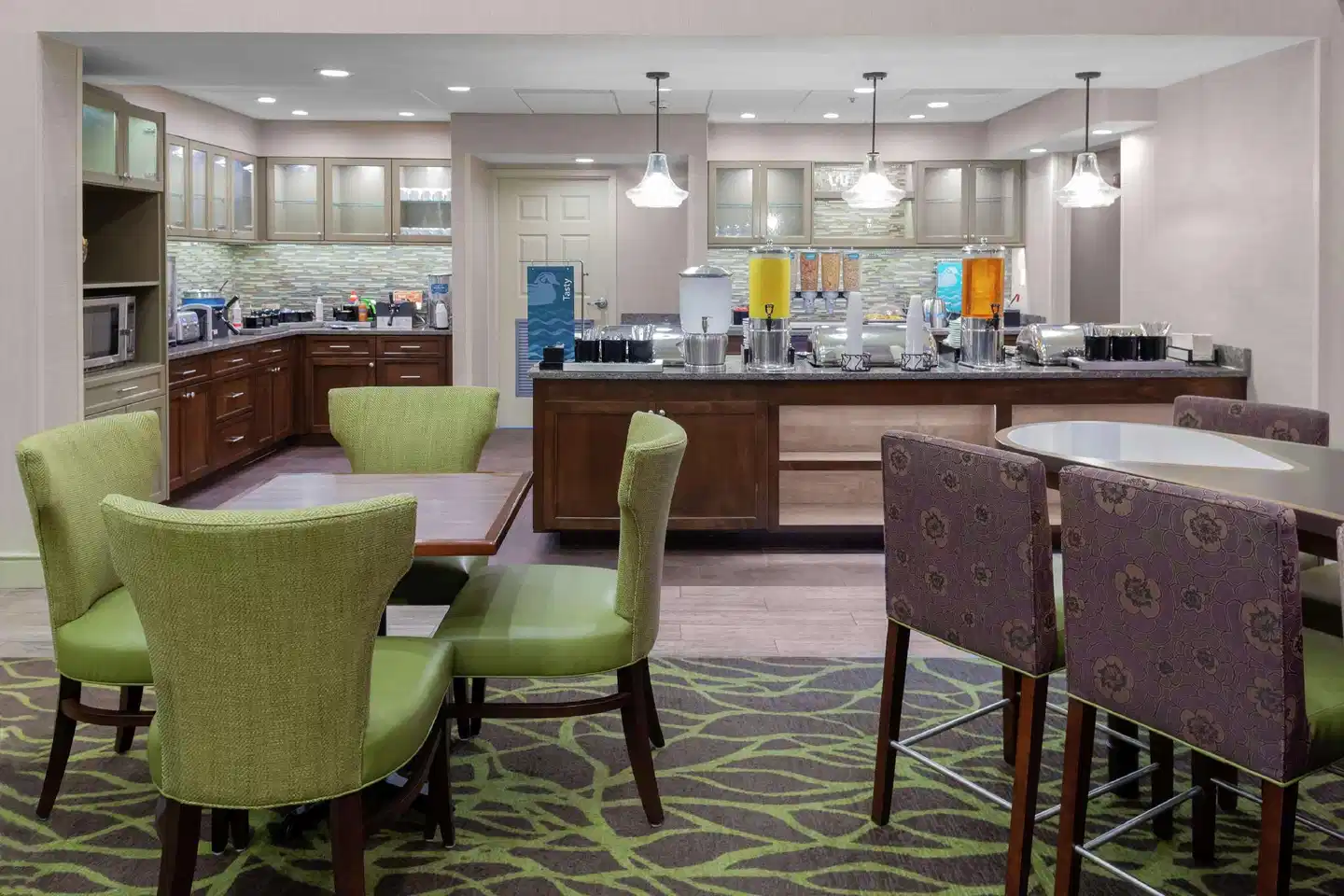 Homewood Suites by Hilton Tallahassee Bar