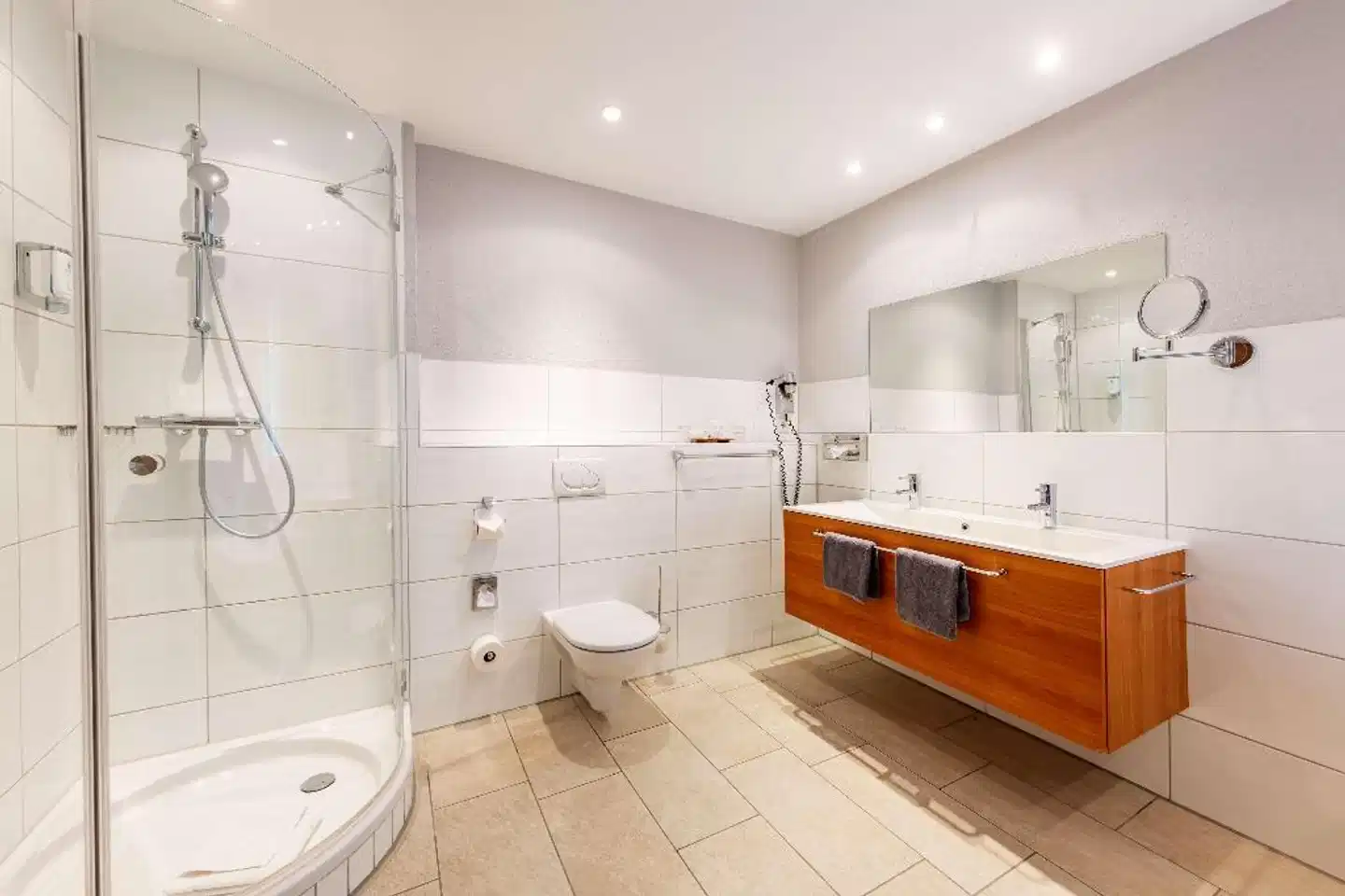 Best Western Plus Parkhotel Maximilian Badezimmer