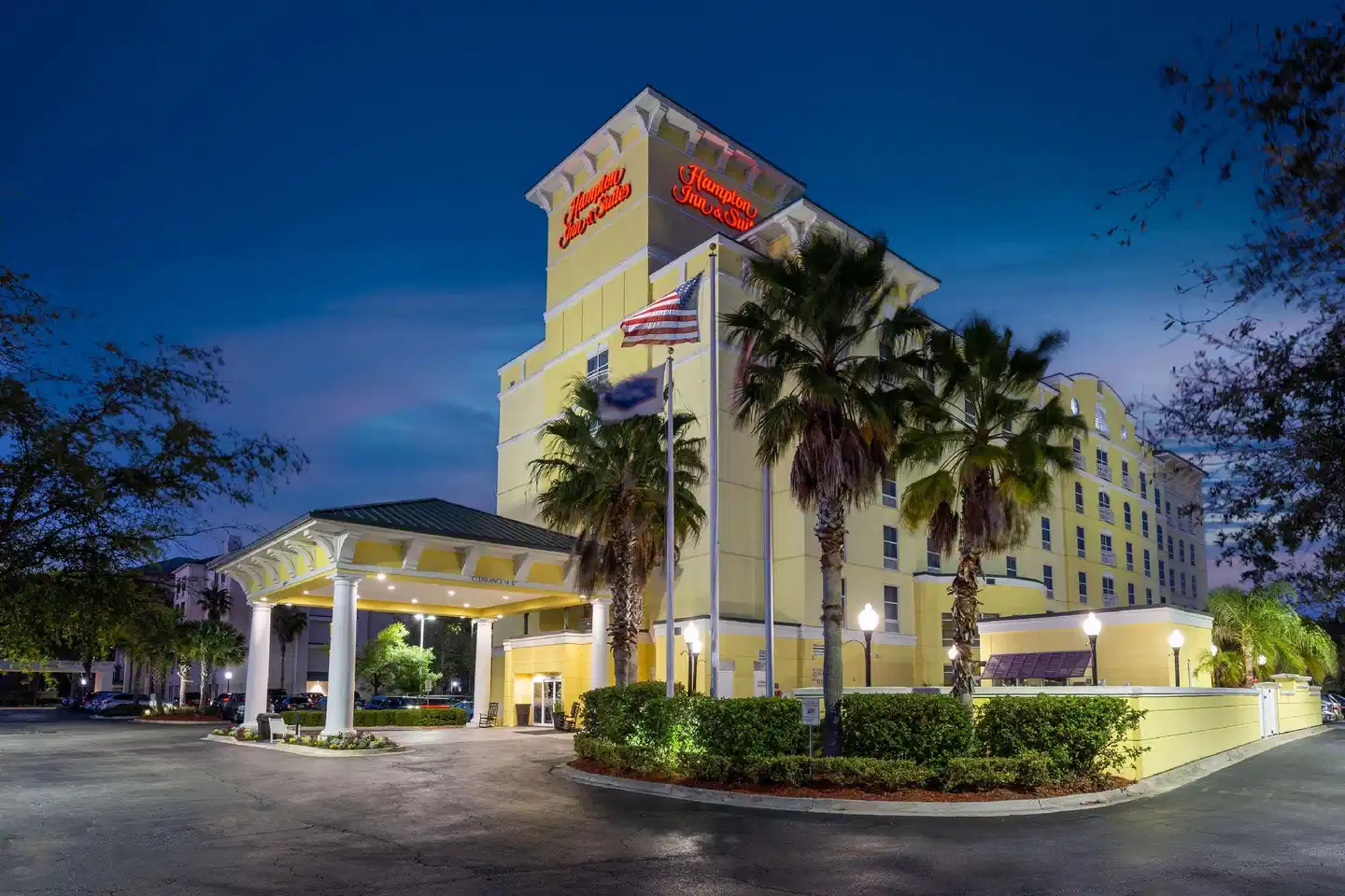 Hampton Inn & Suites Jacksonville Deerwood Park Aussenansicht
