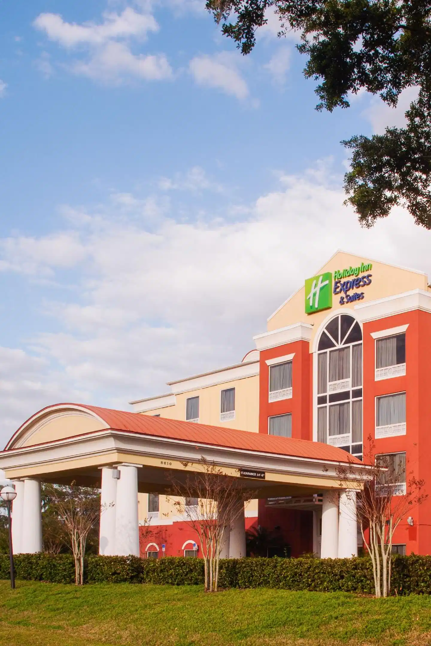 Holiday Inn Express & Suites Tampa-Fairgrounds-Casino Aussenansicht