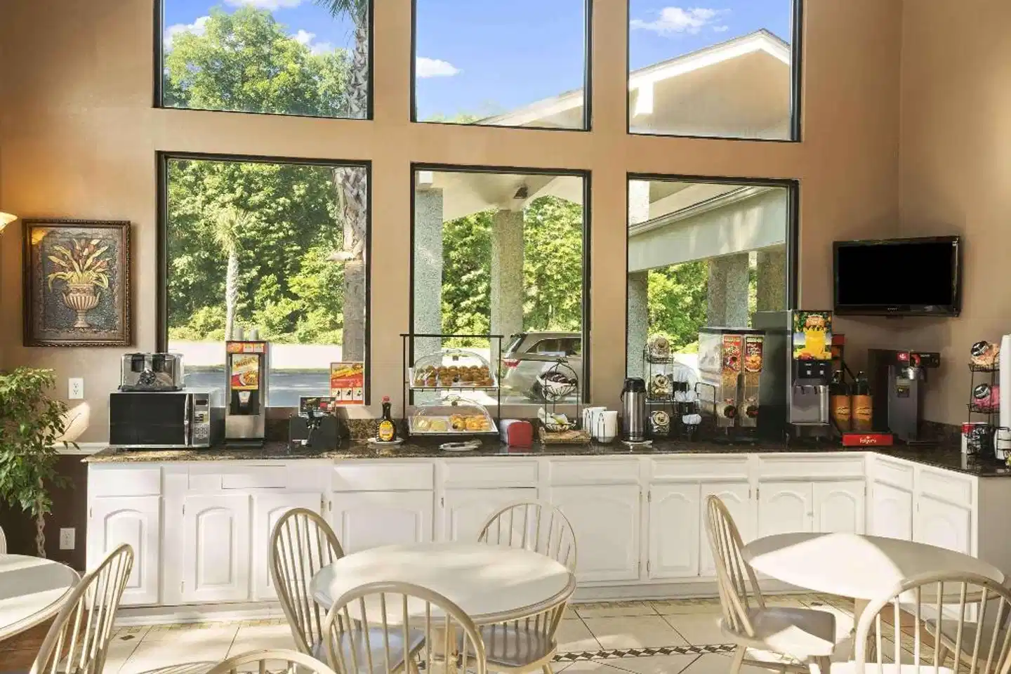 Howard Johnson Beaufort Lobby