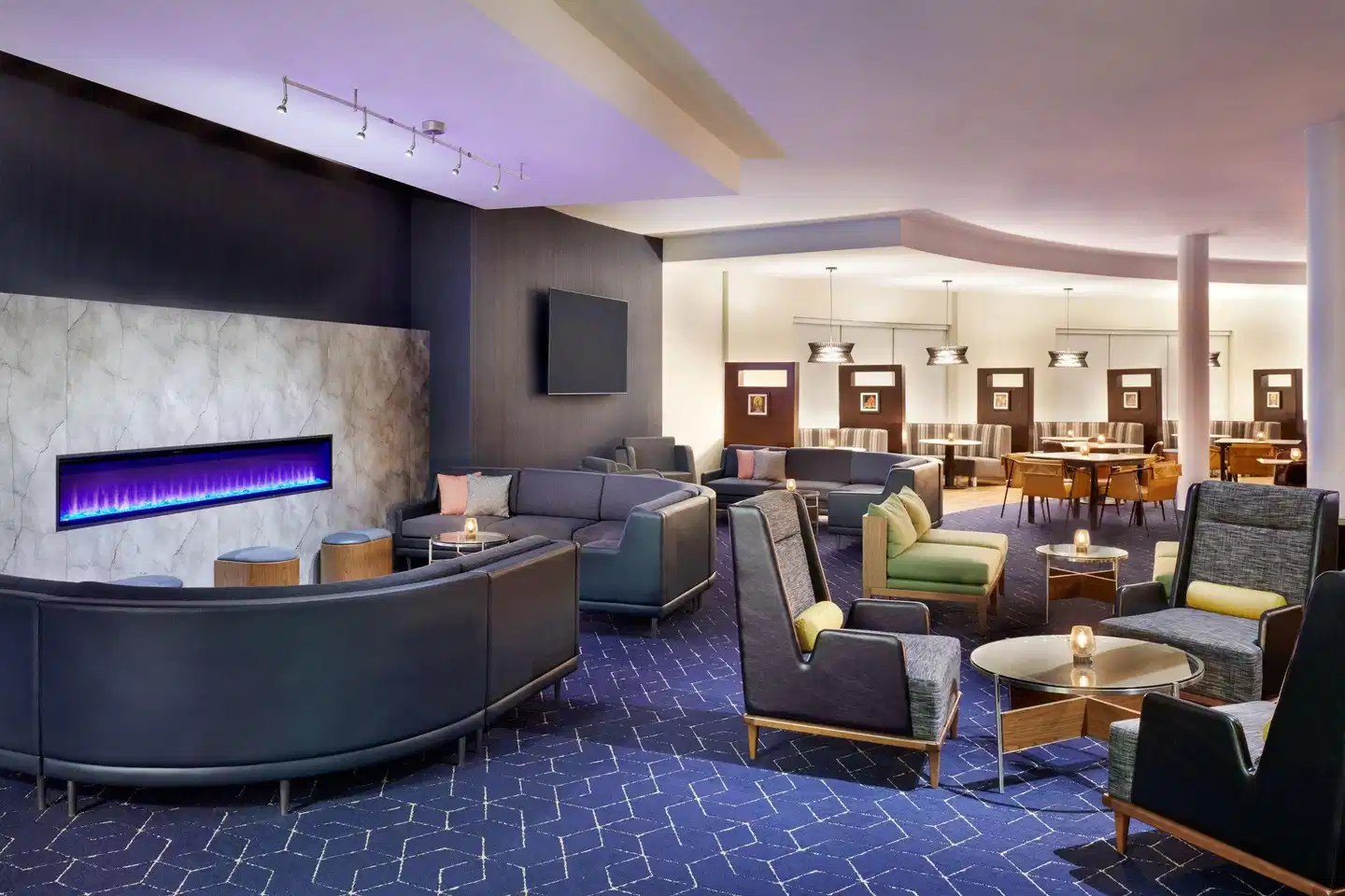 Courtyard by Marriott Ottawa East Lobby