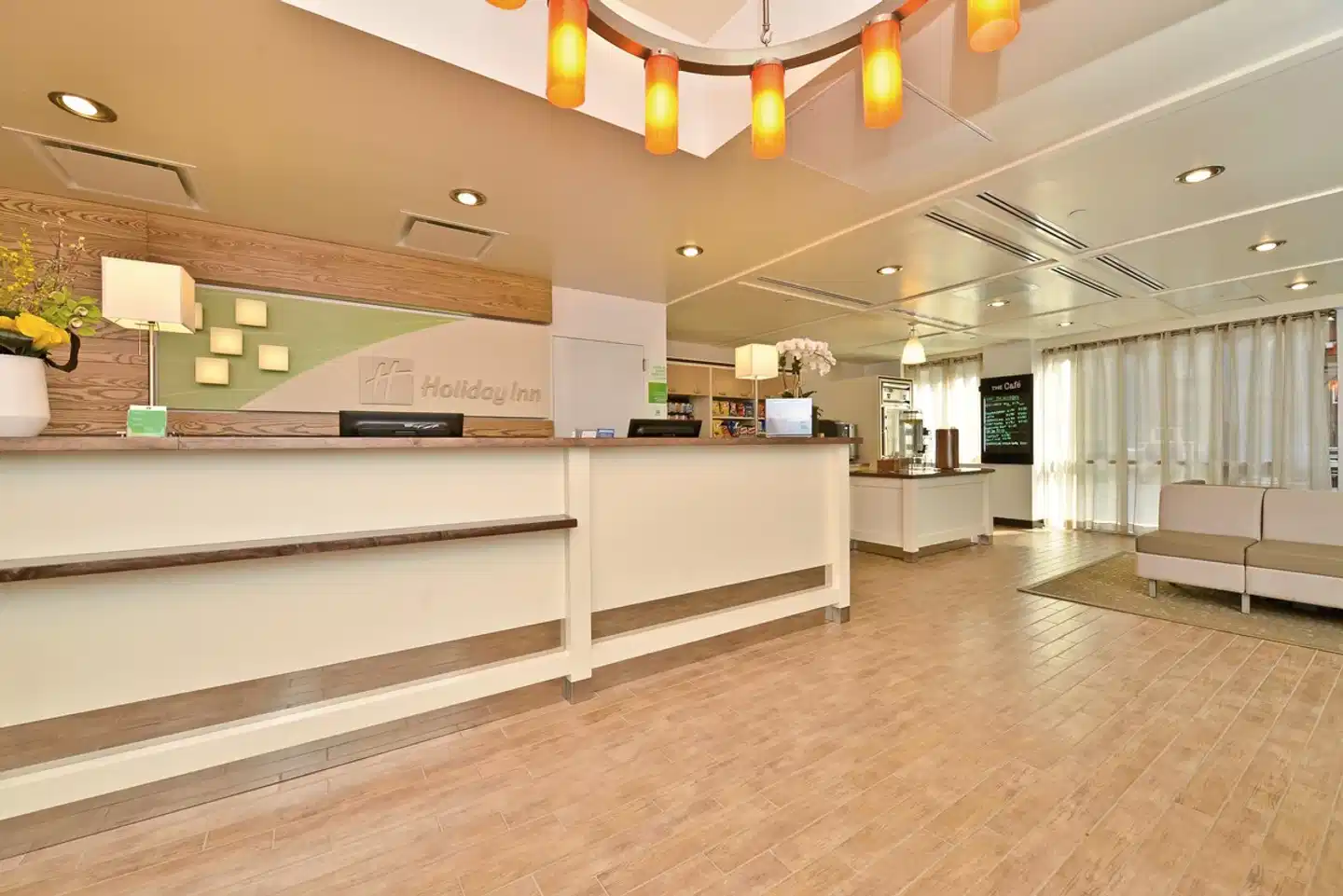 Holiday Inn NYC - Lower East Side Lobby