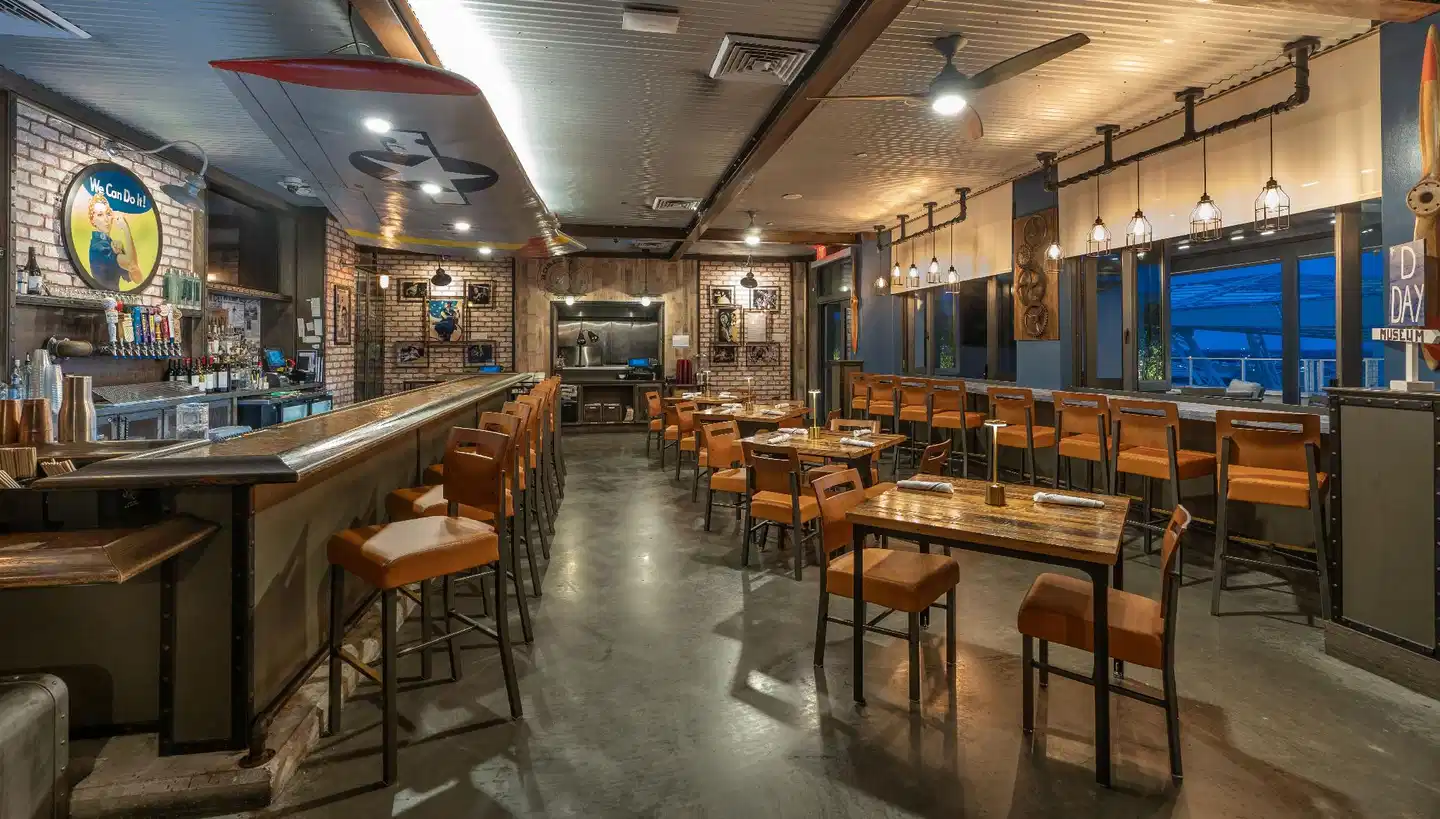 The Higgins Hotel New Orleans, Curio Collection By Hilton Bar